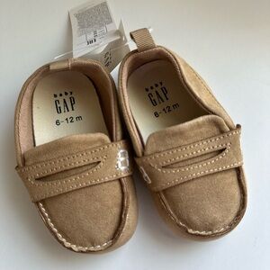 NEW! Baby GAP Suede Loafers Shoes size 6-12 M